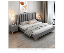 سرير إيطالي أنيق من الخشب الطبيعي: تجسيد للأناقة والرقي