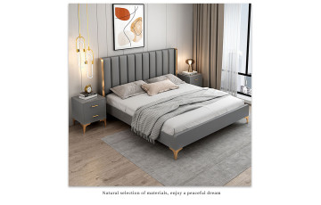 سرير إيطالي أنيق من الخشب الطبيعي: تجسيد للأناقة والرقي